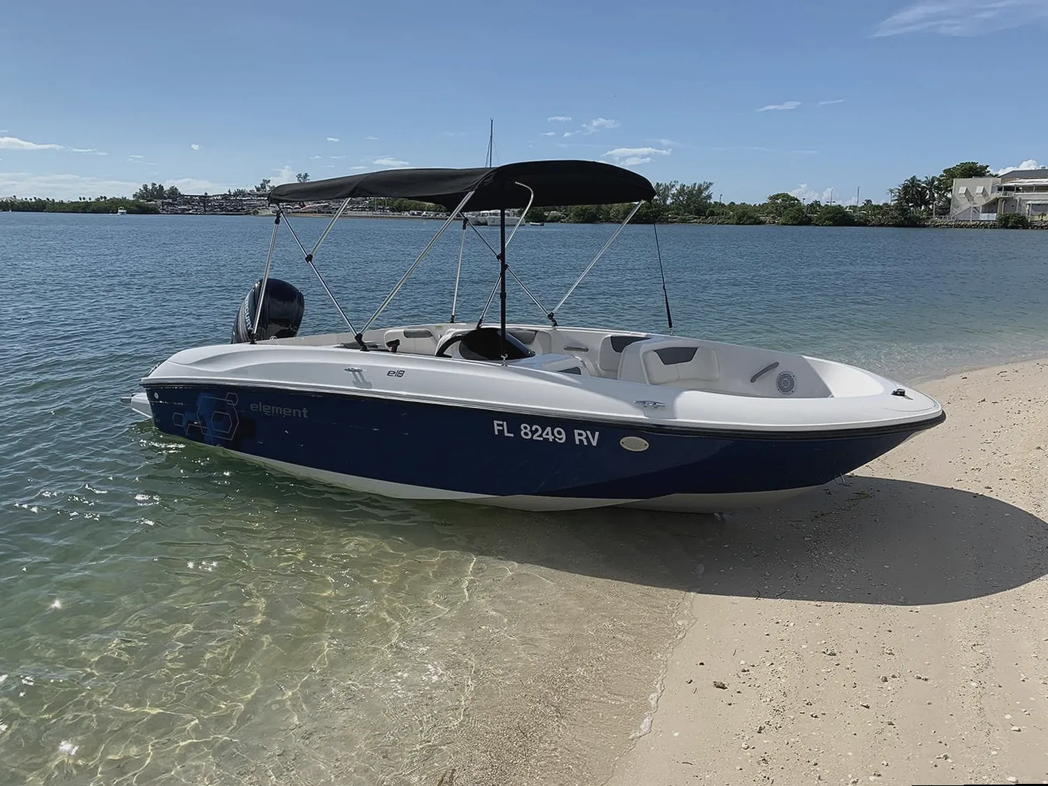 Barco disponible para alquiler en Benalmádena, Andalucía